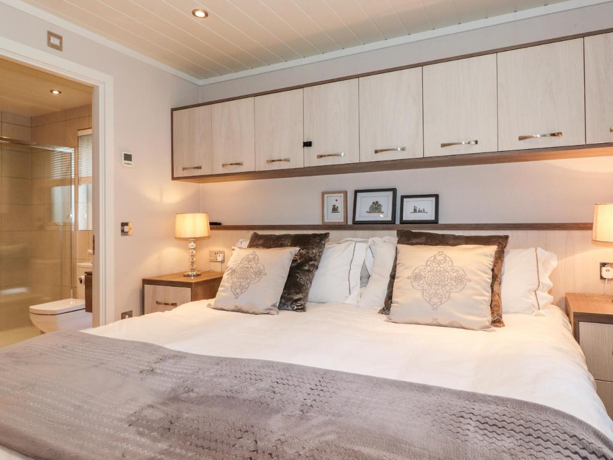 Loubi'S Lakeside Lodge Windermere Eksteriør billede