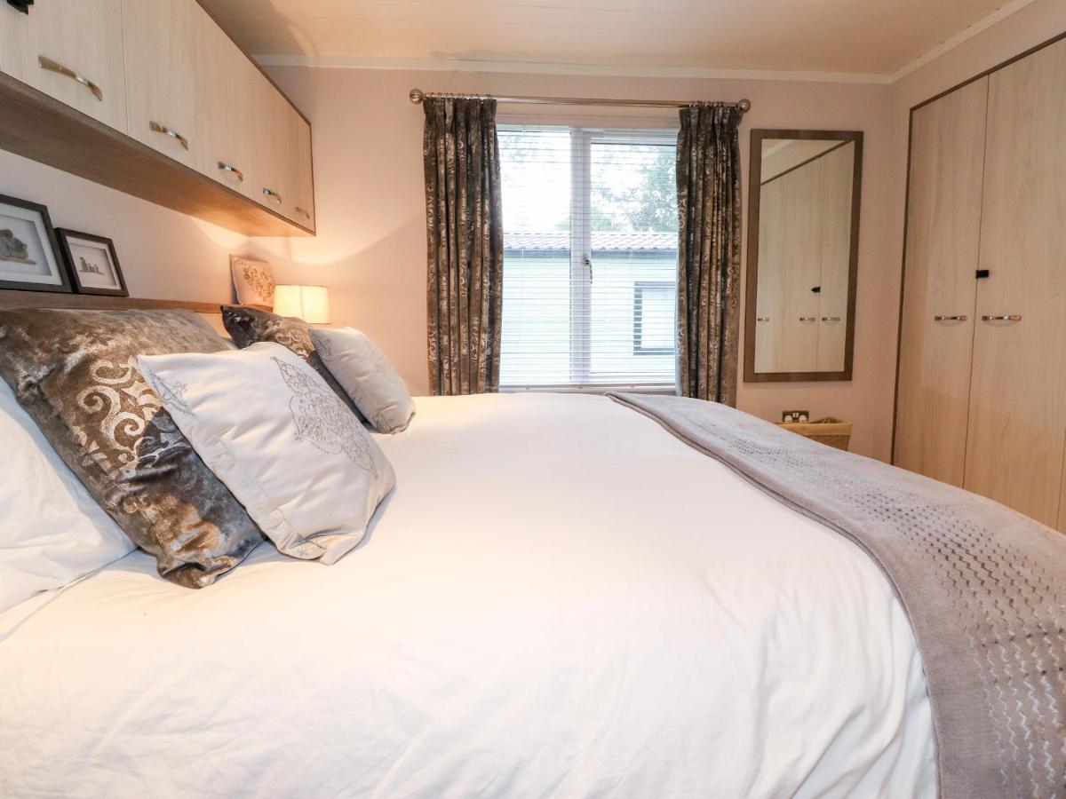 Loubi'S Lakeside Lodge Windermere Eksteriør billede